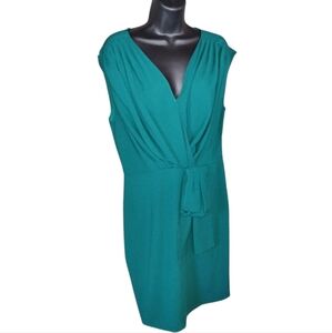 TRINA TURK NWT green dress size 8, v neck, faux knot Waist